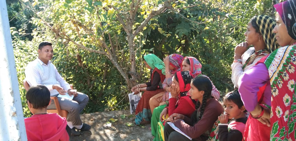 CSCUttarakhand's tweet photo. #PMSYM camp orginzed by @CSCegov_ VLE Santosh Kothiyal in GP #Kewar talla of #Narayanbagar block in district #Chamoli of
#Uttarakhand https://t.co/jblFyMPAMt