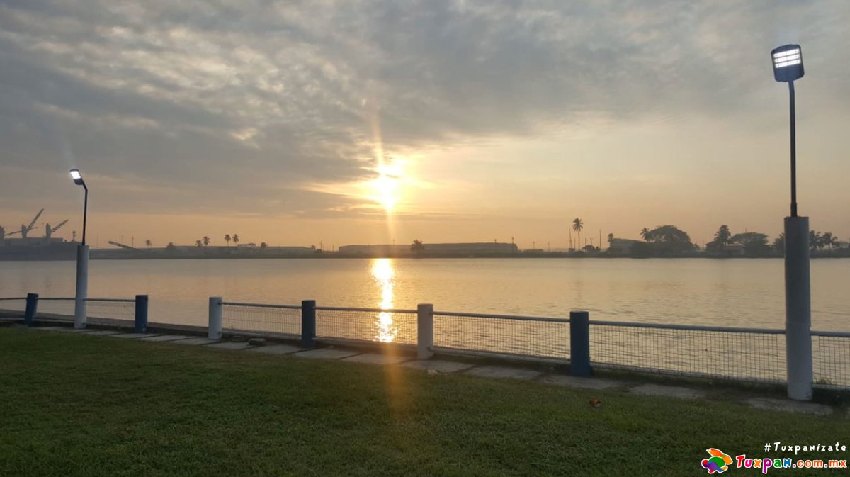¡Buenos días! Así amanece en nuestro amado terruño #Tuxpan, Veracruz🌞⁣
⁣⁣
⁣#Tuxpanízate 👉 tuxpan.com.mx 🌴⁣
⁣⁣
⁣#Turismo #Huasteca #Amaneceres #Tuxpanizate