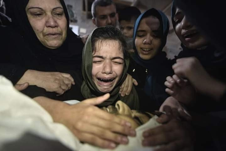 TweetIslamik's tweet photo. Sumbangan 🚑 Kecemasan 🚑 Peduli Gaza ‼

Ya Allah, ampunkanlah kami, kerana jauhnya kami dengan kesakitan yang sedang mereka rasai.

Jauhnya kami daripada mengusap kepala anak-anak yang berkecai hati mereka kerana hilang tempat bergantung sekelip mata. https://t.co/IwrioqnlS7