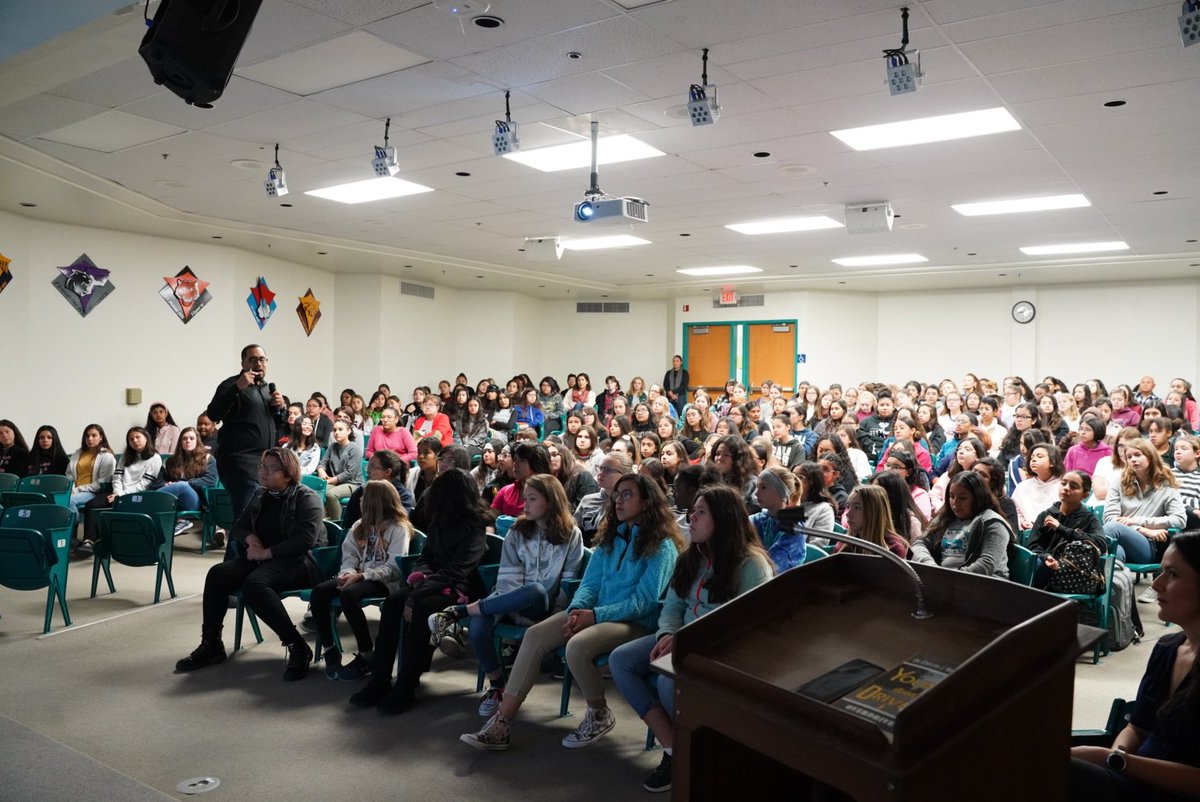 cjwickliff's tweet photo. Those who are crazy enough to think they can change the world in most cases are actually the ones that do.... Enjoyed my visit to Young Women’s STEM Research &amp; Preparatory Academy and Bowie High.
#driventosucceed #drivecleanacrosstexas #texastour #ourfutureleaders https://t.co/XtlSxSG43w