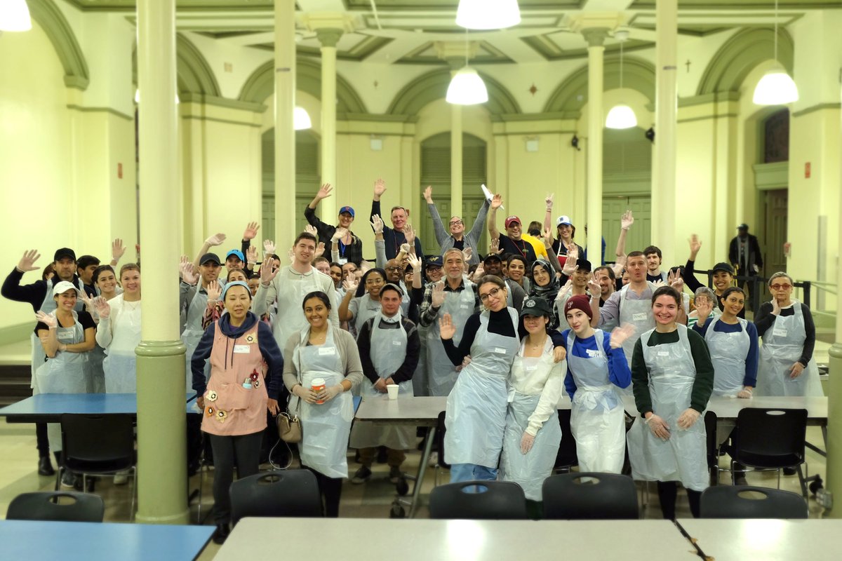 Good times spent with great people☺️ Thank you to our volunteers and our coordinators for making our weekly Sunday Meals happen! Lots of smiles and kindness were spread yesterday! #soupkitchen #volunteer #xaviermission #xavier #volunteernyc
