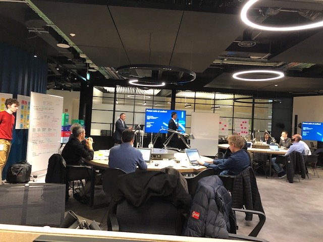 ombrettab's tweet image. E&apos; partita l&apos;ultima giornata del #startIBMCloud, sessione interamente dedicata ai Developer. Si parla di @IBMcloud, @AI @Container @IBMItalia  e @RedHatItaly @S_Carioni @ErminiaN @silvia_tweety @CodemotionIT