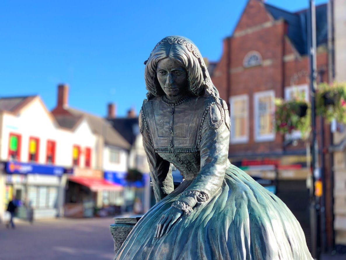 Join us to celebrate George Eliot’s 200th Birthday! 🎂🎈😃

The events this Friday will include a special wreath laying ceremony, pop up museum, a free, guided museum exhibition tour and not forgetting cake and balloons!
#GeorgeEliot2019 #GE200 #ByGeorge! 
nuneatonandbedworth.gov.uk/news/article/7…