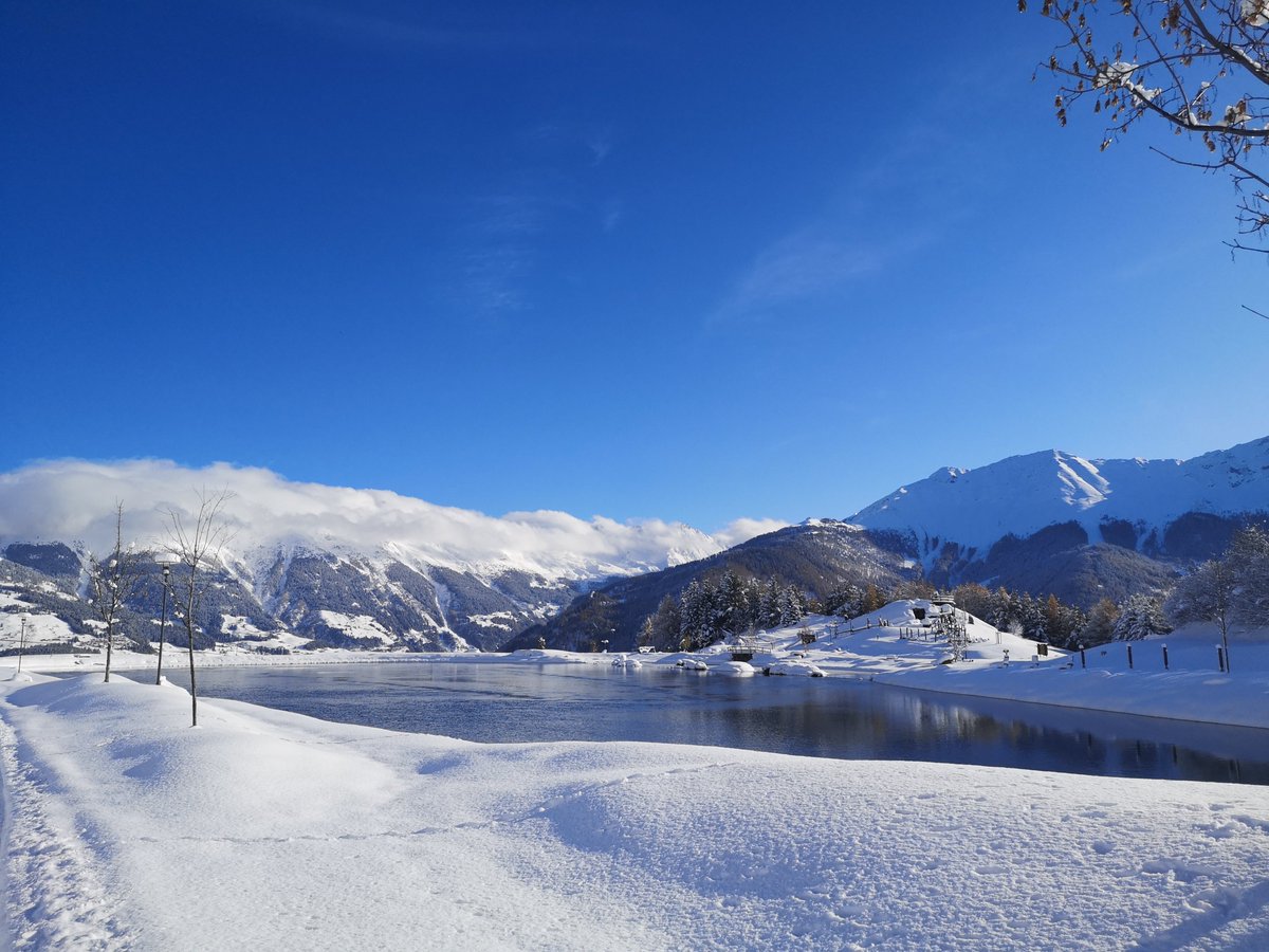A current image from Serfaus-Fiss-Ladis - we love the view of the snow-covered landscape! 😍❄☀

#serfausfissladis #weilwirsgeniessen #wearefamily