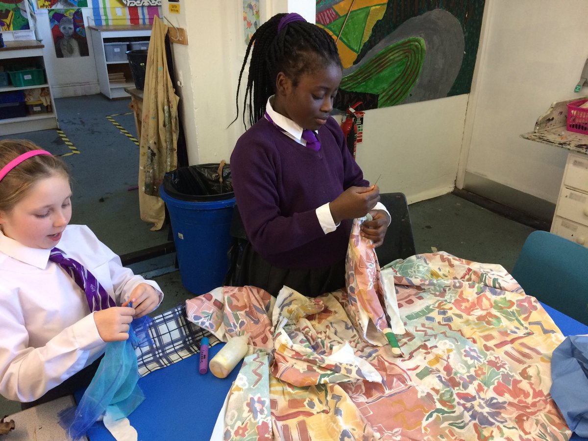 EPSArts's tweet image. Another creative art club session today! @EdenhurstSchool #EPSInspire