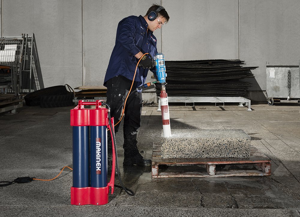 Makinexusa's tweet image. Do you need portable water on the job site?  Our Hose 2 Go uses no pump, no batteries, and no electrics!  Just fill it up at the tap and you are ready to go 👍

Learn more about the Hose 2 Go by downloading our catalog today 👉hubs.ly/H0lPxMQ0

#Makinex #Hose2Go
