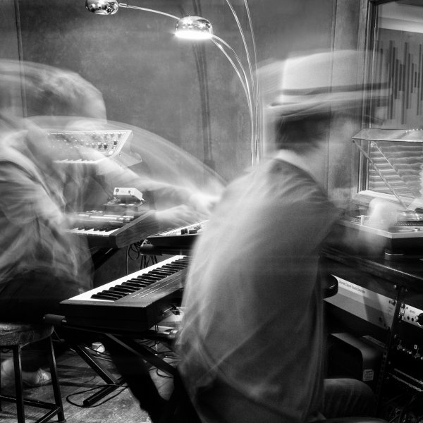 housinfm's tweet image. #RT @traxsource: 🇬🇧💥🔈 Incoming #DJChart alert! Matthew Bandy and Leigh Darlow aka @Saisonmusic just dropped a chart packed full of NEW music ft. @kevinyost @DetroitSwindle @djchrisstussy @Waajeed_ #ToyTonics #PIVrecords @HeistRecordings @Nofussrecord…