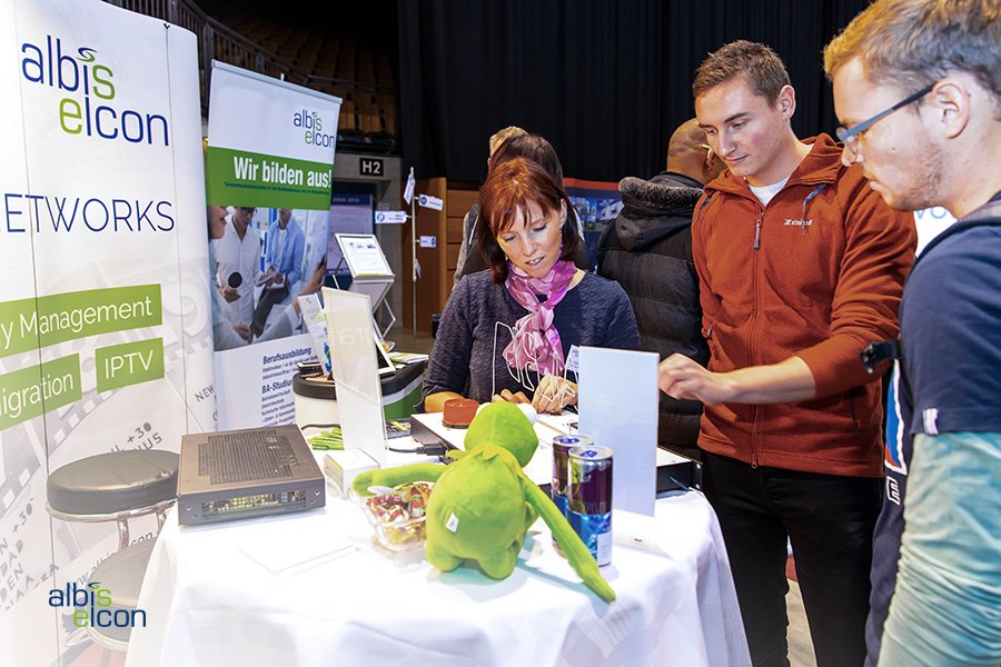 albis_elcon's tweet image. We are always searching for motivated people for our team. Also happened last week at the exhibitions of @WIKWAY and @TUChemnitz. Thanks for having us. We had a great time.
#career #hiring  #albiselcon