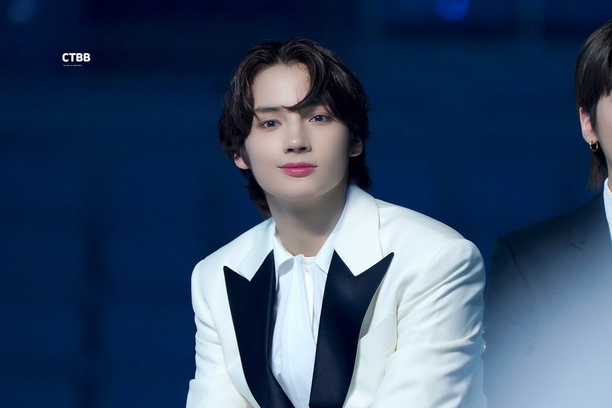 Cottonbebe814's tweet photo. 191116 브이 하트비트 어워즈 HQ 
#TXT #투모로우바이투게더 #투바투 
#TOMORROW_X_TOGETHER
#HUENINGKAI #휴닝카이 #휴닝 #정카이 #닝닝 #잘생긴휴닝카이 #휴닝카이귀여워 #닝둥이
#ヒュニンカイ #カイ @TXT_members 
가로 더 좋아하는 사람✋ https://t.co/HtxpHYi0OA