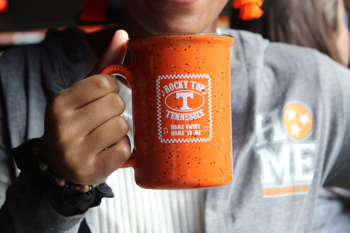 RockyTopMerch's tweet photo. ❄️Snow Day? Say no more!❄️
Step 1.) Grab some hot chocolate and snuggle up with one of our cozy Campfire Mugs sold in the Vol Shop at $10.00.
Step 2.) Fight against that cold breeze with our Long Sleeve Hooded Cardigan at $48.00.
Step 3.) Appreciate the Tennessee Frost @UTVolShop https://t.co/89TKsaLcxT