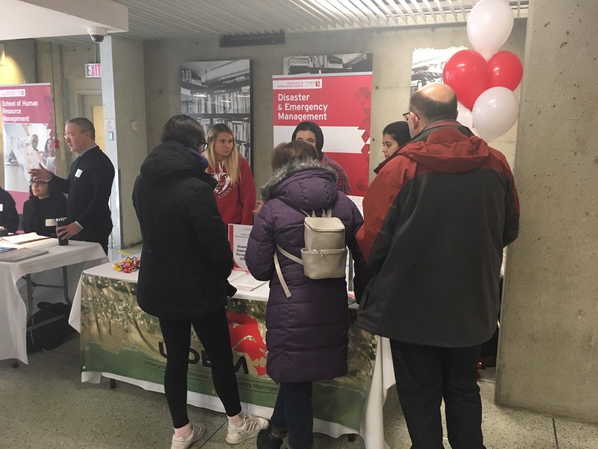 DEM_York's tweet image. Thank you to @UDEMYork for helping at the #DisasterandEmergencyManagement table during York&apos;s #FallCampusDay. So much energy!  Stayed tuned for UDEM&apos;s future #disastersimulation open to high school students.  When you join @yorkuniversity&apos;s DEM program, you join a community!