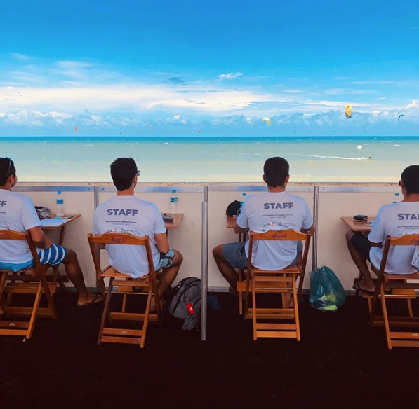 Superkite_BR's tweet photo. Qualifier is ON and the judges are READY!! 🔥🔥🔥🔥 

#SuperKite #SuperKiteBrasil2019 #SuperKiteBrasil #GKACumbuco #GKAFreestyle #GKAKiteWorldTour #Ceará #Cumbuco #KiteBoarding https://t.co/rpatMkHqqN