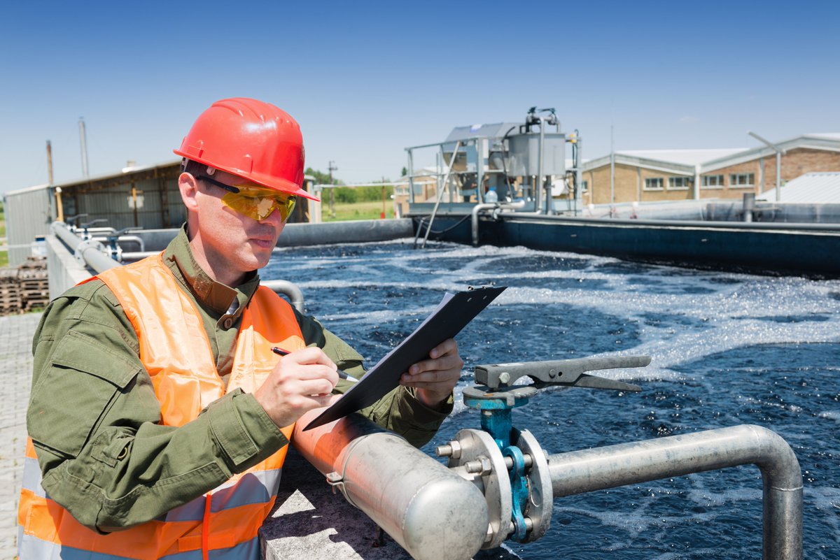 EUSkills's tweet photo. .@EUSkills and @balfourbeatty, working in collaboration through the Energy &amp; Utilities Skills Partnership, launch #whitepaper ‘Two Sides of a Coin’ highlighting the risks to maintaining a sustainable water industry supply chain and workforce. Read more: https://t.co/1P9gwKfuY1 https://t.co/05YGPiWMZY