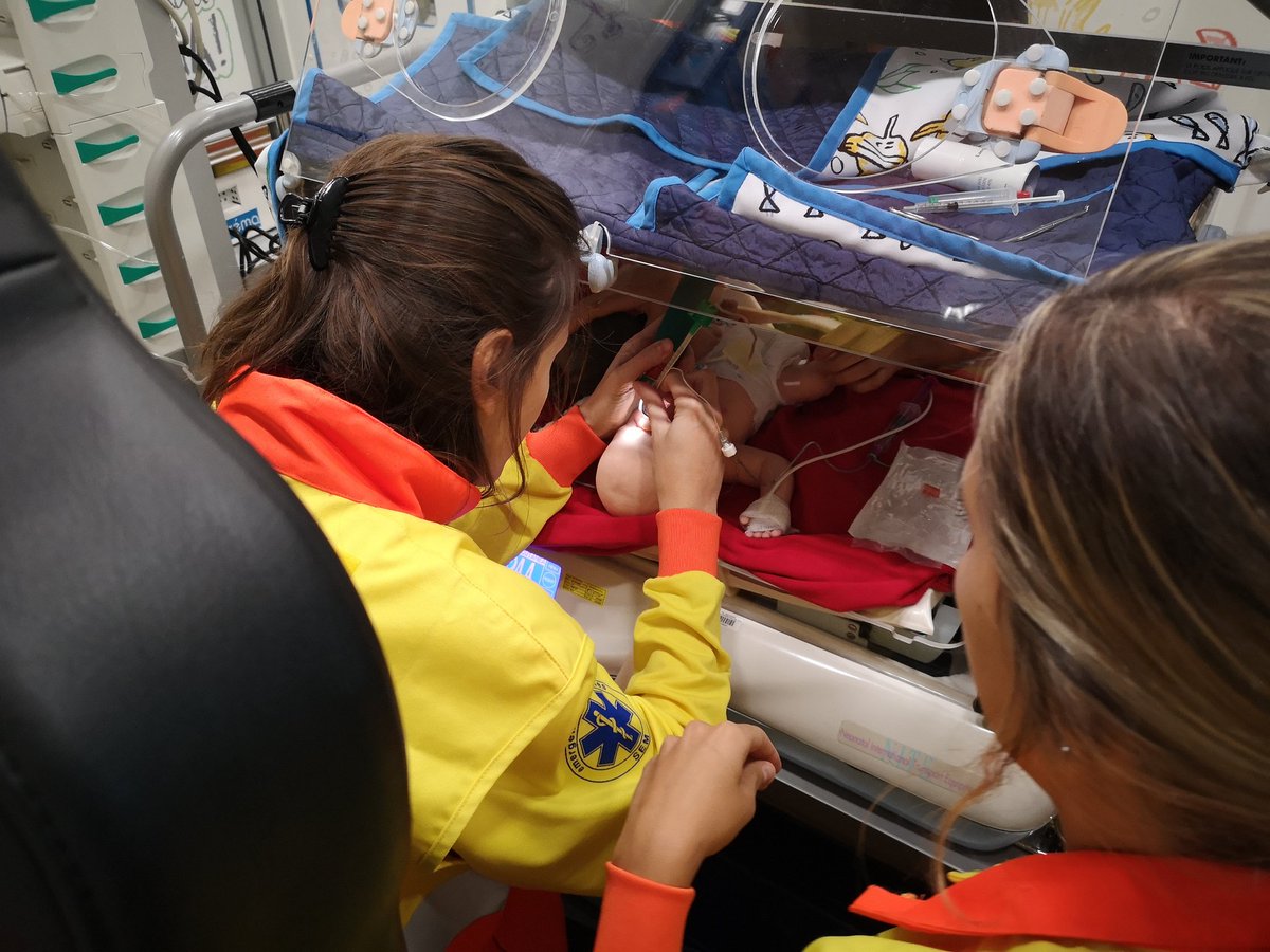 simulabcn's tweet photo. Hoy hemos hecho #Simulation con la unidad pediátrica de Vall d’Hebron. Hemos probado el realismo de @Lifecast_Body y de #REALITi de @i_simulate, simulando la pantalla de su propio monitor. Un placer compartir ese rato! https://t.co/7FLmdn6kdU