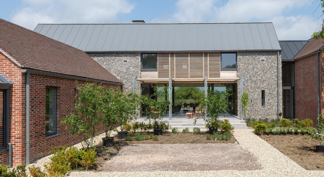 Great combination of stone and QUARTZ-ZINC at Harbour House with an elegant G3 ridge by @mcleanquinlan featured in <a href="/granddesigns/">granddesigns</a>