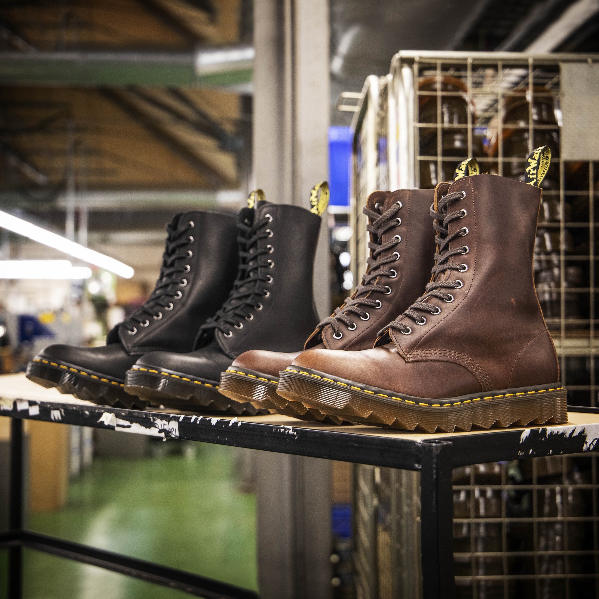 Dr martens best sale ripple sole