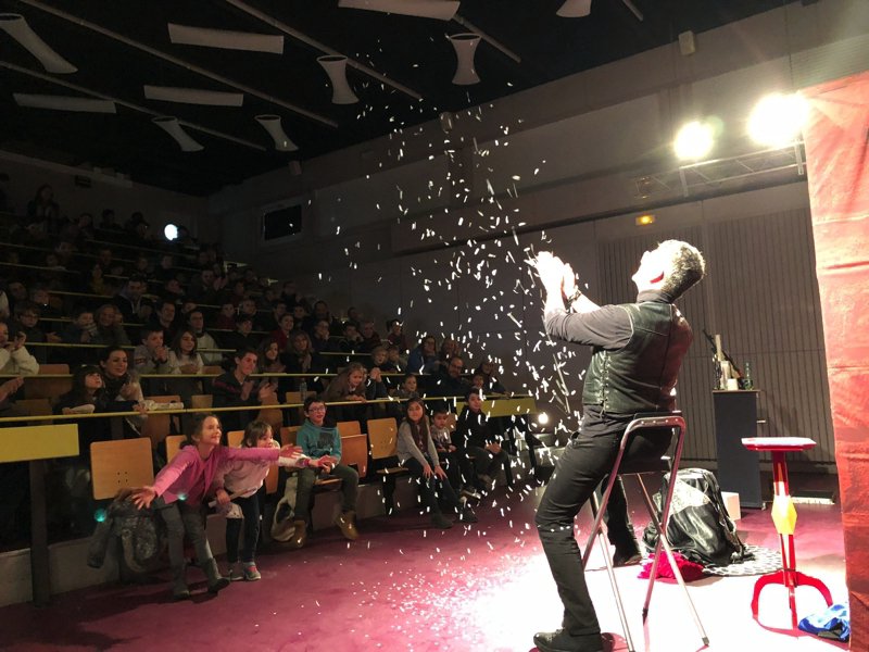 EricksenFred's tweet photo. ★ Tous nos spectacles pour enfants ★
#spectacleenfant #spectacledenoel #magiccreator #instamagic #stageshow #artist
https://t.co/5dzF6CK6RQ https://t.co/dxM5D6MuMB