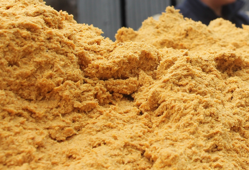 specialist_us's tweet photo. Bolster your milk yields with FultonGold Winter Feed! High quality protein and high energy content. Call the office on +315-671-1695 for more details.
#NYdairy #farmNY #cow #nofarmsnofood #nutritious #nutritionist #animalnutrition #animalfeeds #moistfeed #FultonGold #winterfeed https://t.co/uacCf3GWXQ