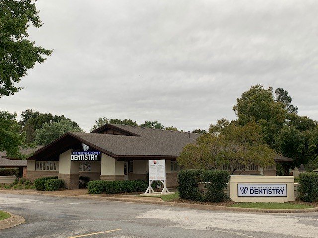 Red5Const's tweet image. We were so happy to be a part of renovating this office space into a beautiful office for Bentonville Family Denistry - Dr. Rinehart.

#red5construction #bentonville #drrinehart