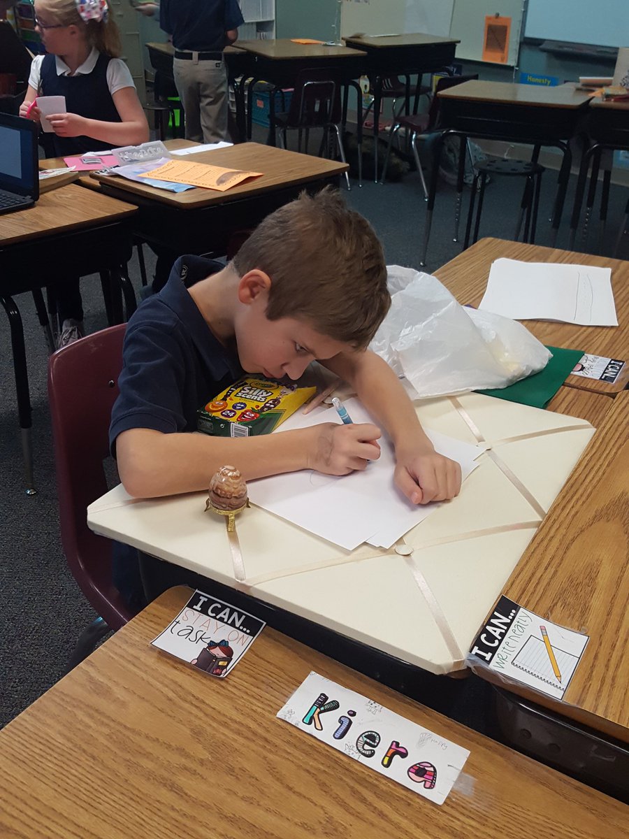 MrsSimon3rd's tweet image. Testing knowledge through a project is my favorite. Can you just look at the engagment and focus of my 3rd graders!? Also, a sewing machine was brought into the classroom. AMAZING!
#RenwickProud #kidsarelearning