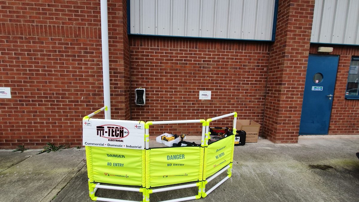 MtechElec's tweet image. Brand new EV charging unit installation at Western Electrical Bridgwater 🔌🚗
Get in touch for more information about Electric Vehicle Charging.....
#evcharging