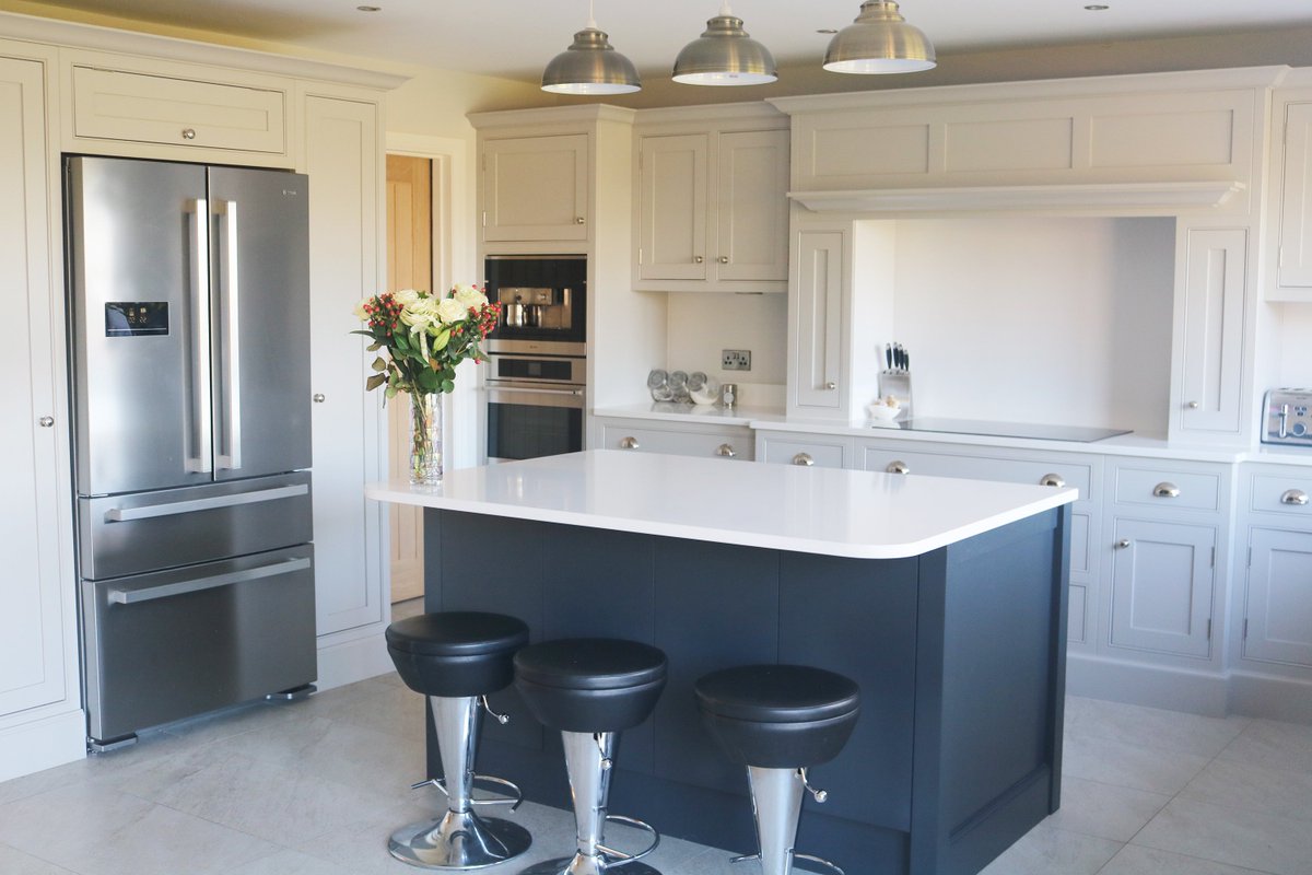 *NEW* in our portfolio, this beautiful Classic Shaker kitchen, installed on the site of an old milking farmhouse, overlooks an open countryside, bringing traditional design into the modern age. 

We love it - what do you think?

bit.ly/2OoA40k