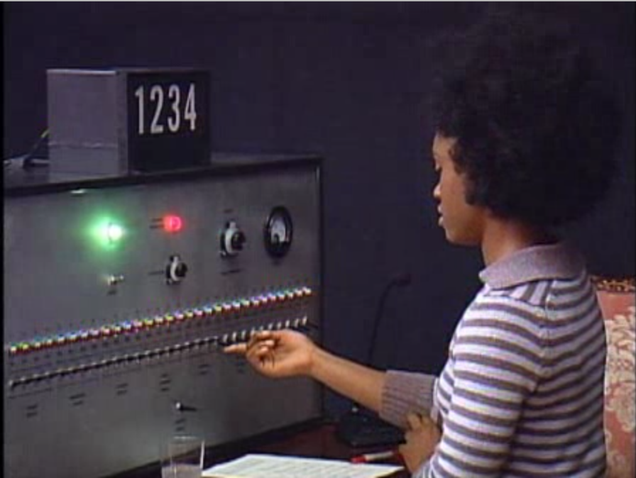 michaelshermer's tweet photo. I'm skeptical of this claim that Stanley Milgram's shock experiment subjects "saw through" &amp; "went along" with obedience:
https://t.co/lzK75oyDHw

Replications have held up, including my own for Dateline NBC (expanded discussion in The Moral Arc):
https://t.co/lEo00DJtJF https://t.co/DjvRliqupg