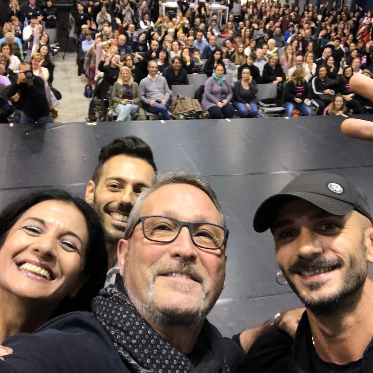 CultPiu's tweet photo. Un onore, un piacere e una gioia immensa lavorare con colleghi appassionati ❤️ noi che amiamo la danza a 360 gradi perché le emozioni che ne scaturisce sono per ognuno di noi un viaggio continuo!
Al fianco con voi per questa 4’ edizione #liberalatuaespressione #danza https://t.co/XkvfcpqBCR
