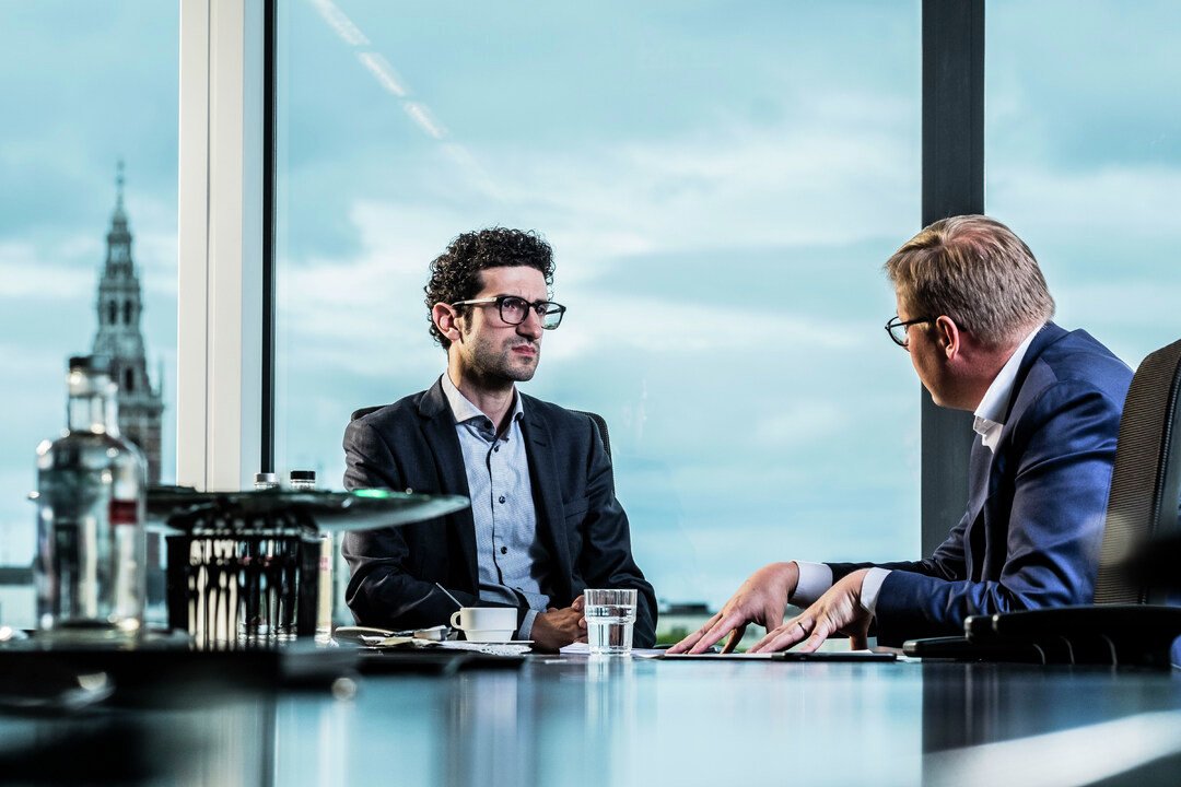 Onze CEO Kristof Vanfleteren sprak met de Leuvense #burgemeester @MohamedRidouani over @leuven2030: een ecologisch plan voor de toekomst. 🌎 Lees het interview hier: ion.be/springlevend-l… #developdifferent #roadto2050 #meertoekomst