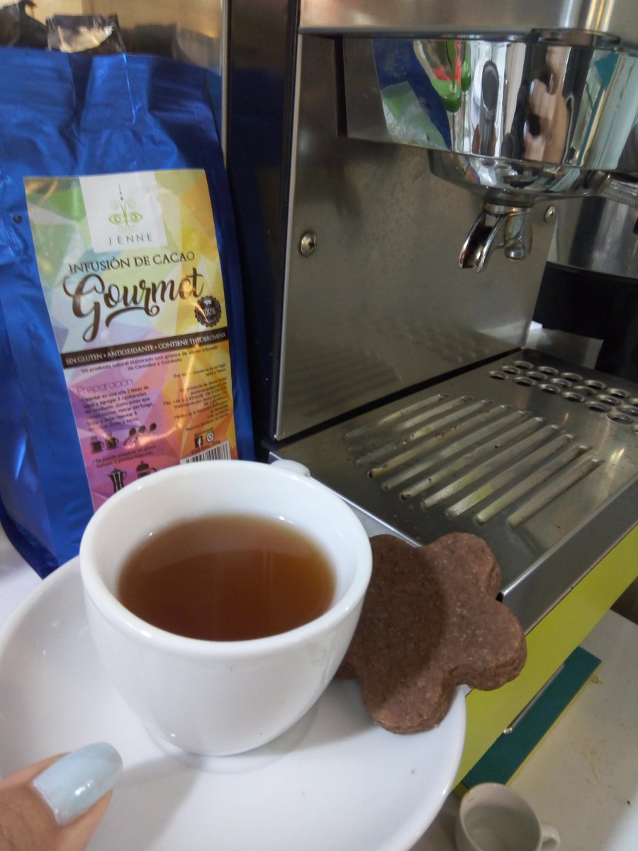 jennecacao's tweet photo. Ahora que tenemos un nuevo método de extracción de la #infusionjennecacao 🍵👌, se abre un universo de posibilidades para los #cacaolovers 💖 🍫 . https://t.co/mUUuVCIK4F