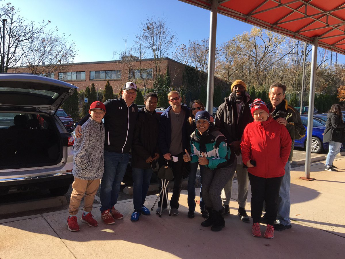 mappleton94's tweet image. Had a GREAT time volunteering @foodandfriends with my @TeracoreInc colleagues and their families this weekend. No better way to start your day than to wake up and help others. #GIVEBACK