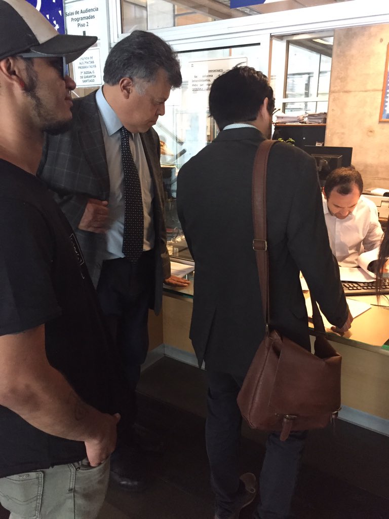 CristobalYessen's tweet photo. La querella que presente hoy contra carabineros, es la primera instancia , ya que pienso llegar a instancias internacionales. Este presidente y sus cómplices no se la llevarán pelada como acostumbran, si tengo que dedicar mi vida completa lo haré . https://t.co/r71rxgyZPq