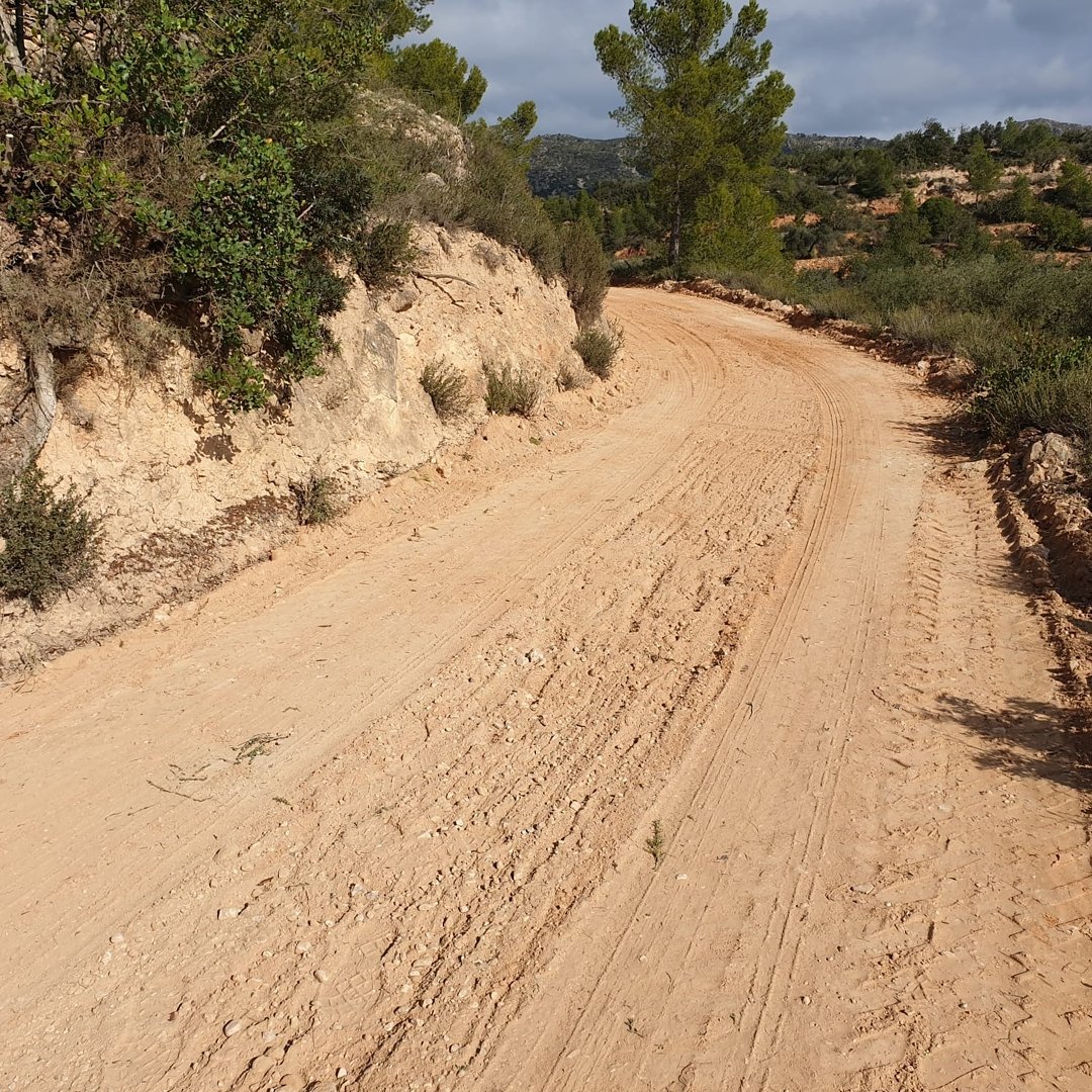 🔈L'Ajuntament de Tivenys informem que estem portant a terme millores al camí de Majons.

Disculpeu les molèsties❗