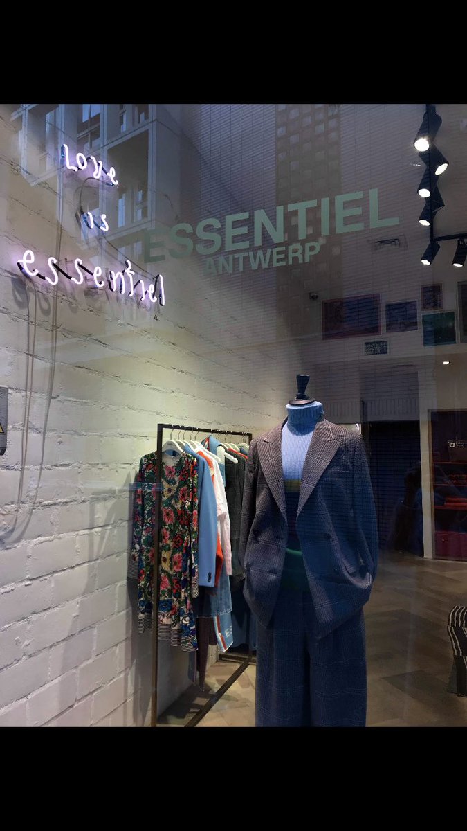 enyaderkinderen's tweet image. #loveisessentiel and we love Essentiel! What a great brand to look into.🛍 @essentielantw #EDmpc19 #MasterMPC