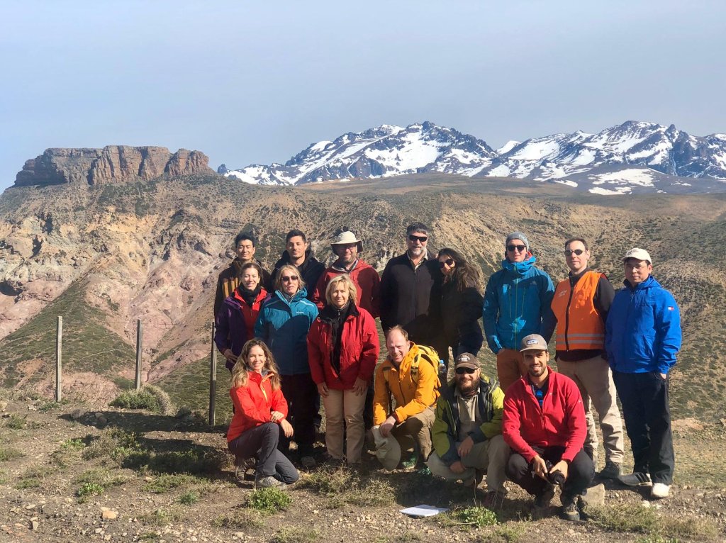 Naughty_Onlaps's tweet photo. Amazing @lobefringe fieldtrip in the #NeuquenBasin looking at stunning deep-water lobes outcrops of the #LosMolles with a fantastic group of sponsors with so much discussions on #dirtysandstone #lobefringes #syntopostrifttransition and of course #Malbec https://t.co/ASCti5iNDK