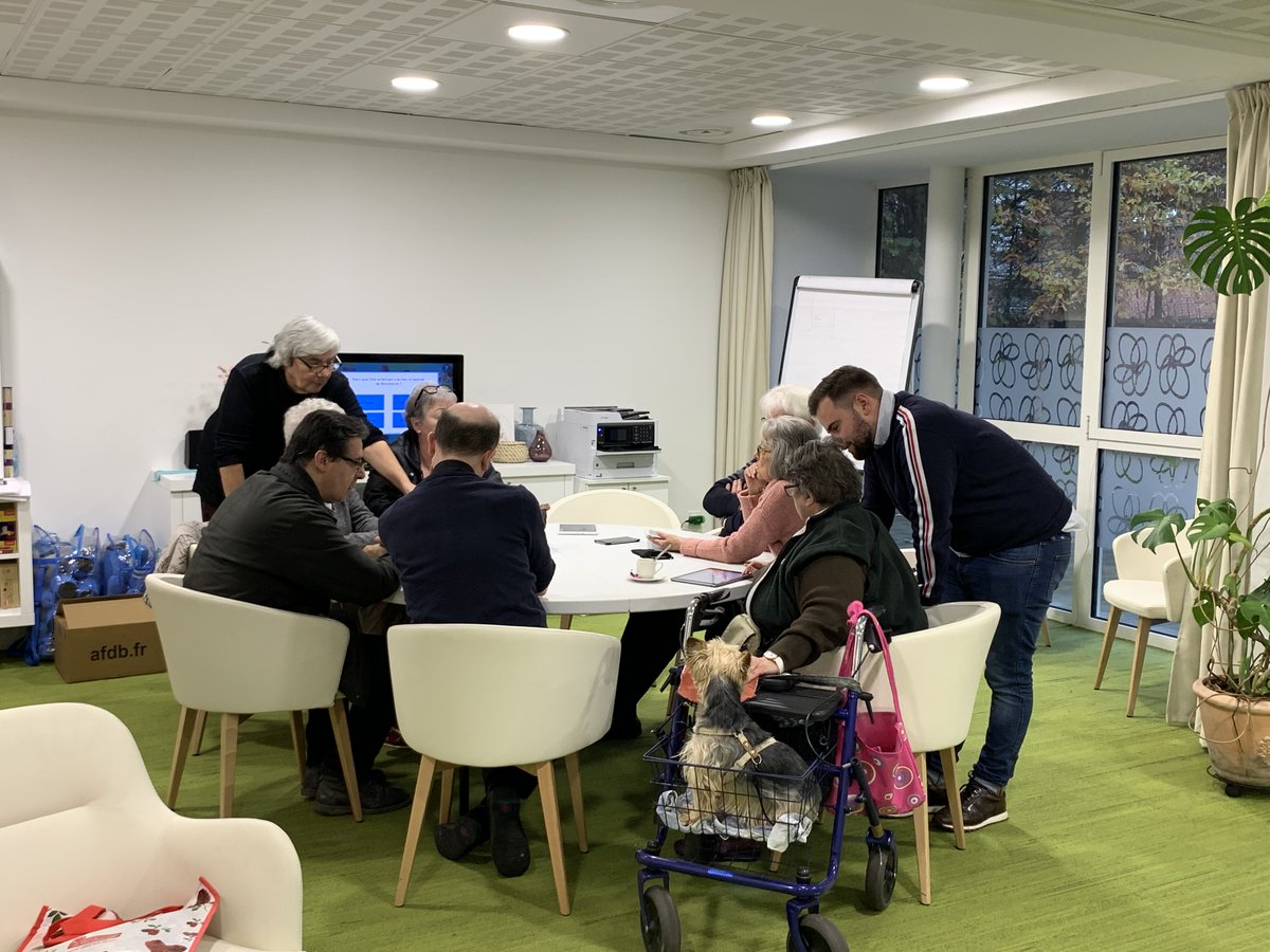 Les Senioriales Tourcoing à la découverte du numérique... Tous connectés !

#Viensjetemmene #Senioriales