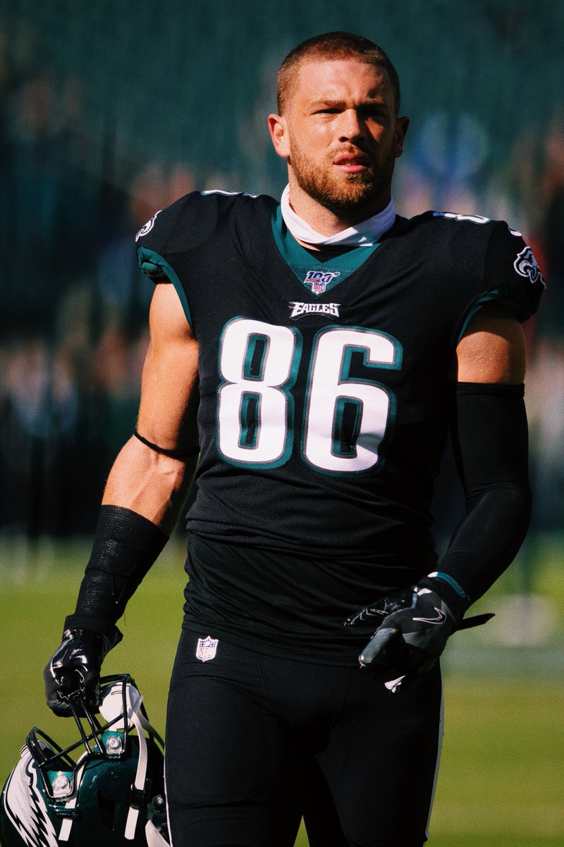 brgridiron's tweet photo. Stephon Gilmore says he knew he could rattle Zach Ertz because he saw the tight end “crying” on film and complaining when he doesn’t get the ball or a whistle

(via @DougKyed) https://t.co/UFcPM2BrCa