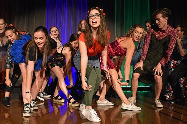 The audience grows quiet 🤫

The house lights dim 💡

And the spotlights come on 🌟

Meet the Longhorn Singers: utex.as/2O1wD0F via <a href="/thedailytexan/">The Daily Texan</a>