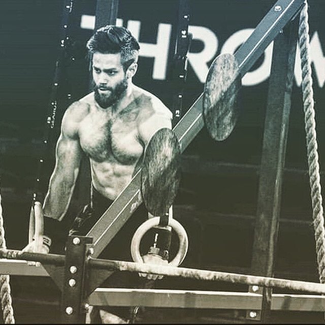 Full steam ahead ....

Anyone else ready for a great week of training?!! 

#jamesjowseytraining #kickthetree #gametime #fitness #strength #crossfituk #beard #muscleups #teamtotum #totumperformance #boom💥