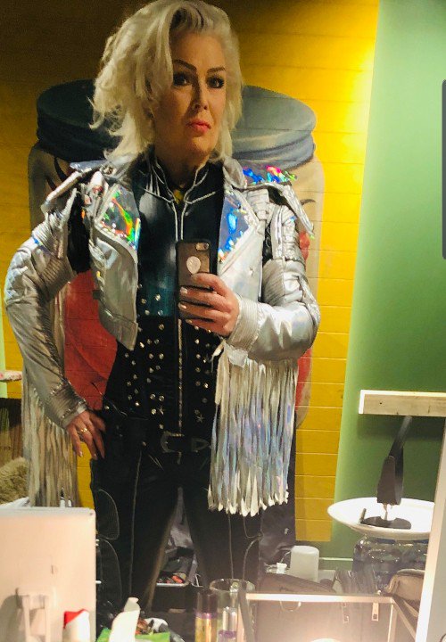 kimwilde's tweet photo. Ready to Rock!π€#ReturnoftheAliens π³π±Thanks to everyone for your lovely birthday gifts& messages β€οΈ https://t.co/OtgvnVCMpF