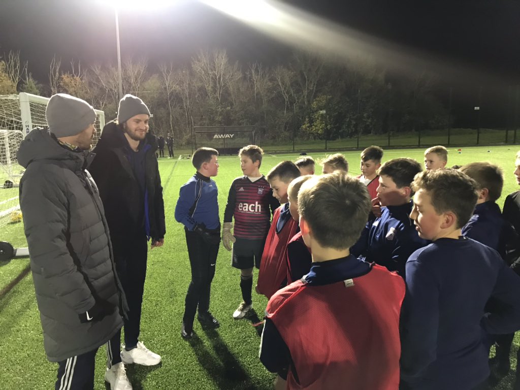 ITFCFoundation's tweet photo. ⚽️ Tonight we welcomed Skipper Luke Chambers and Will Keane to our ATC @needhammktfc 
The players were fantastic engaging with all the squads.
They joined in with the U9’s game and then took part in a shooting practice with the U10’s 🔥 https://t.co/oyLRcMMK6l