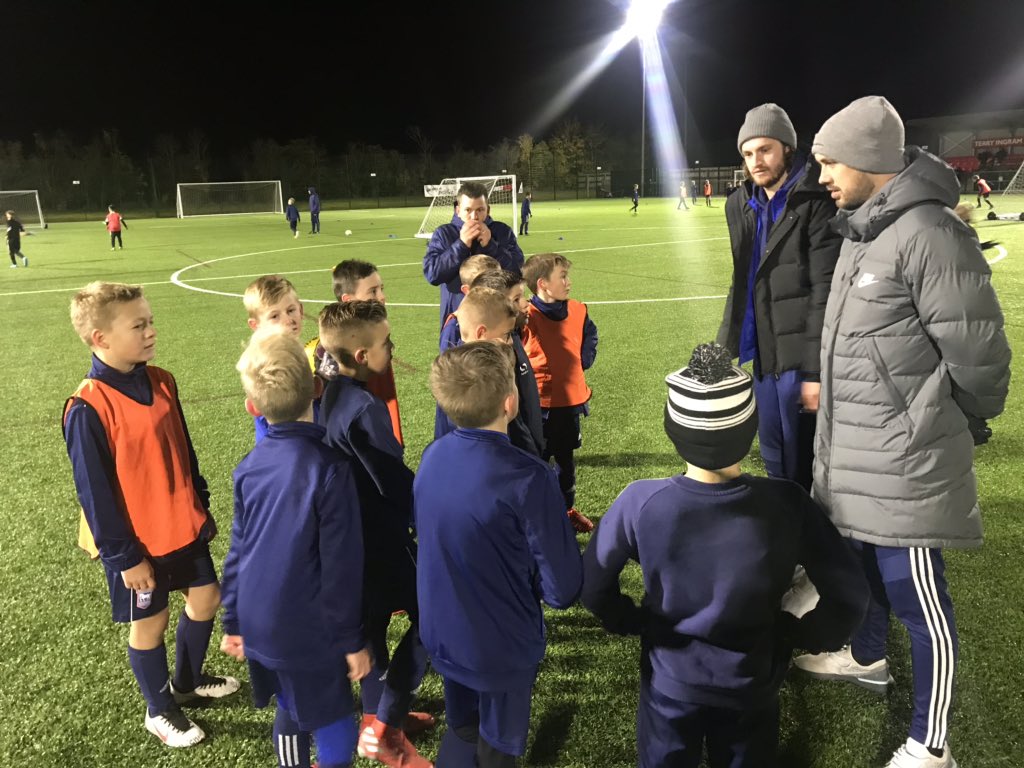 ITFCFoundation's tweet photo. ⚽️ Tonight we welcomed Skipper Luke Chambers and Will Keane to our ATC @needhammktfc 
The players were fantastic engaging with all the squads.
They joined in with the U9’s game and then took part in a shooting practice with the U10’s 🔥 https://t.co/oyLRcMMK6l