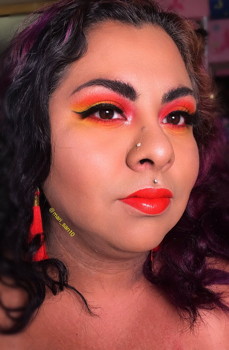 san10mari's tweet photo. my individual bird look for @collabsAD #beautifulbirds
my inspiration comes from the Flame bowerbird 

#makeupobsession #birdinspiredmakeup
#collabsafterdark #makeupjunkies
#makeupjunkiesfeaturing #makeupaddicts #undiscoveredmuas #makeupoftheday #makeupforever #beautifulmakeup https://t.co/kKSqBGdBmb