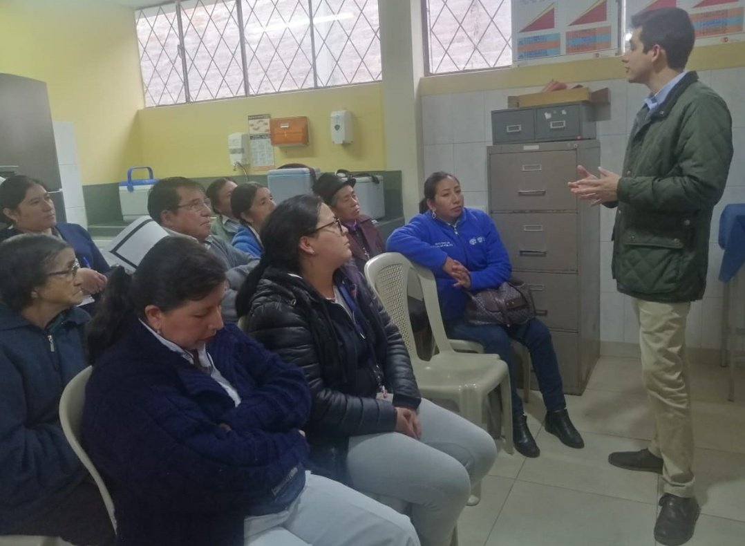 DPS_LosRios's tweet photo. Mediante reunión con comité local de salud Guanujo en #Bolívar, @gus92g, Director Distrital 02D01, promueve la participación social sobre los servicios que oferta @Salud_Ec. Se toman acciones conjuntas que permitan mejorar la calidad de vida de la población.
#MSPdeTodosyParaTodos https://t.co/hcBZ7krVEv