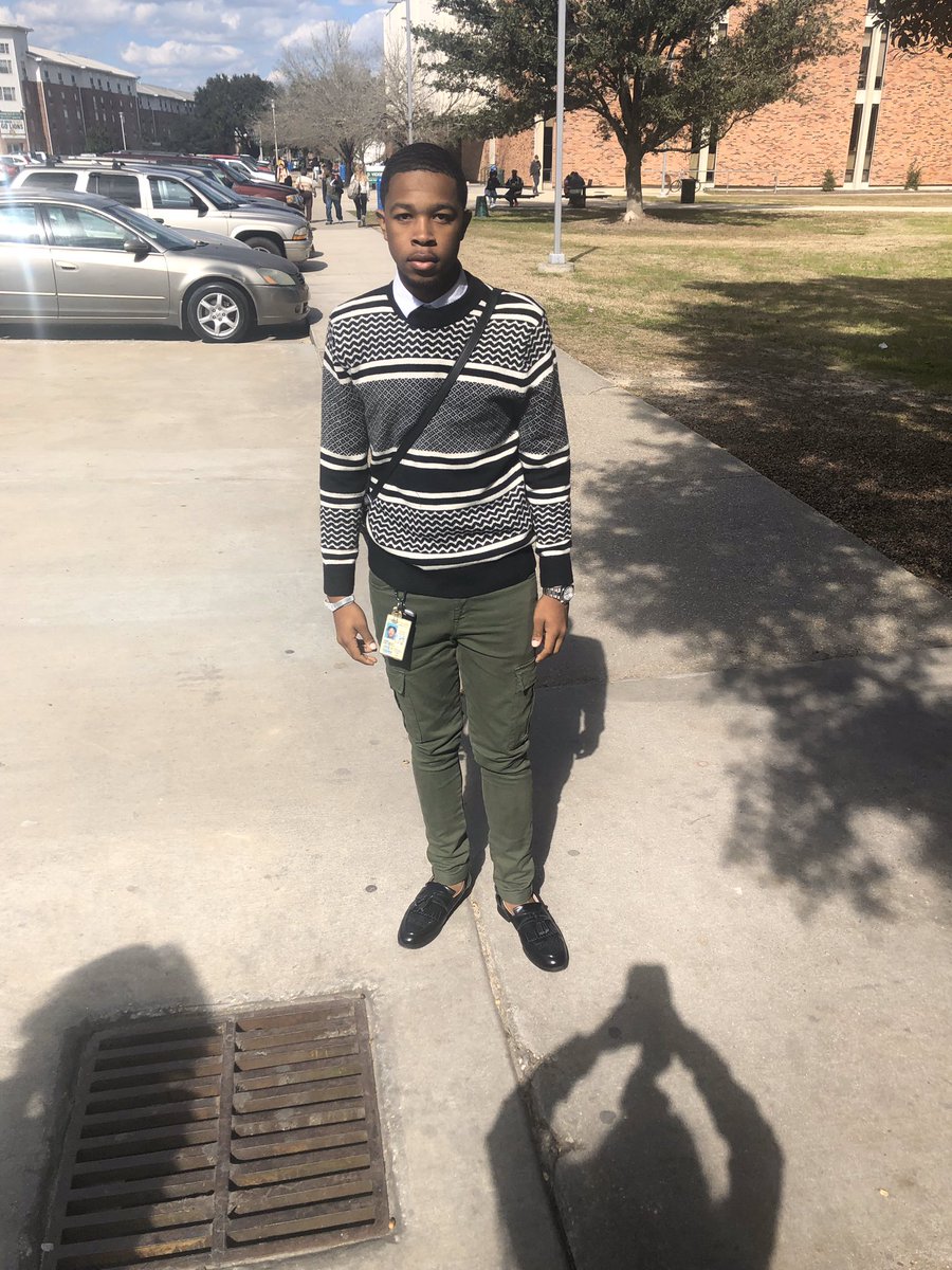 seluMADEMen's tweet photo. #MADEMenMonday💙💼 https://t.co/JKJrdJF8oY