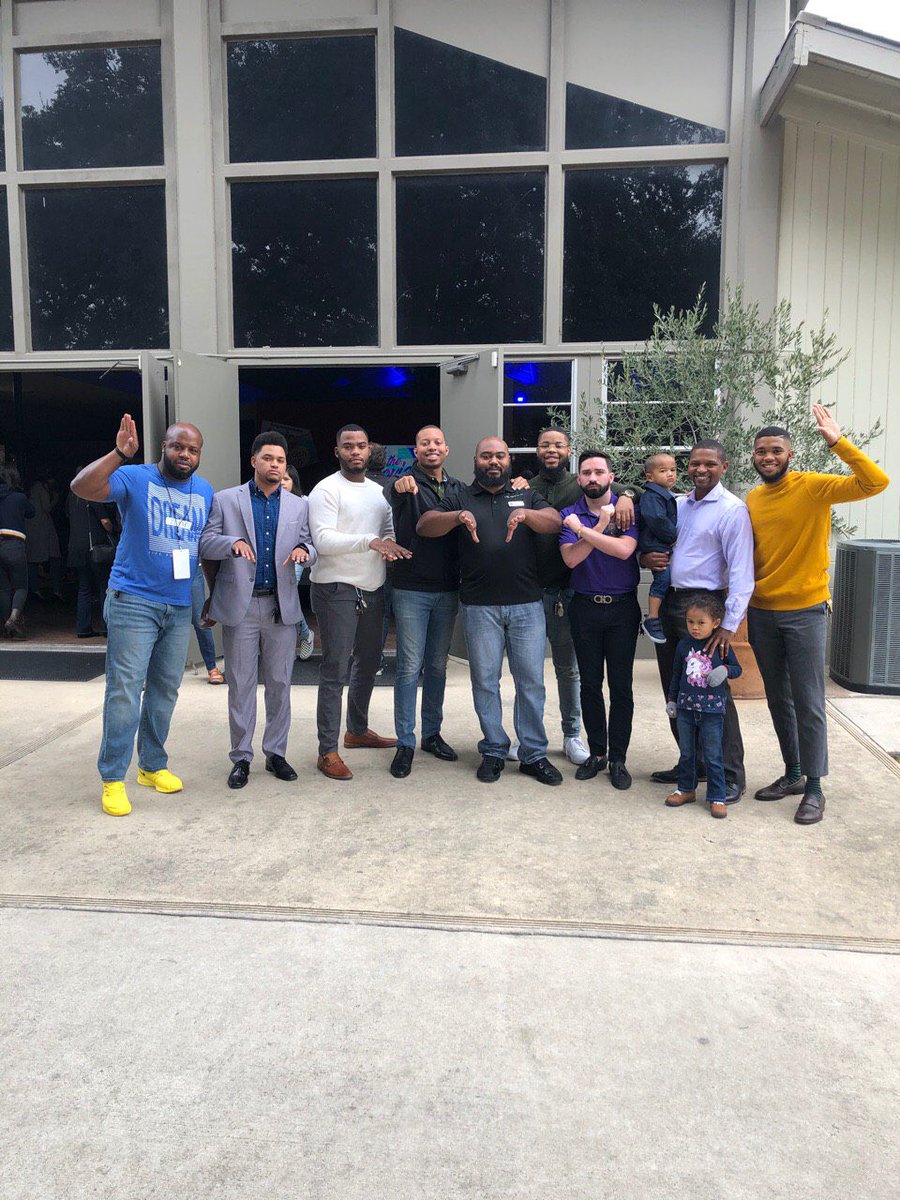 ADL_BRUHZ's tweet photo. Founders Day was GREAT. Brothers came together, attended church in the morning 🙏🏽 and finished the night off with a massive fellowship that couldn’t have been better 💪🏽. 
Major RQQ to kick off #OmegaWeek2019 for #QTSA 🐶🐶 https://t.co/XepG05EGLZ