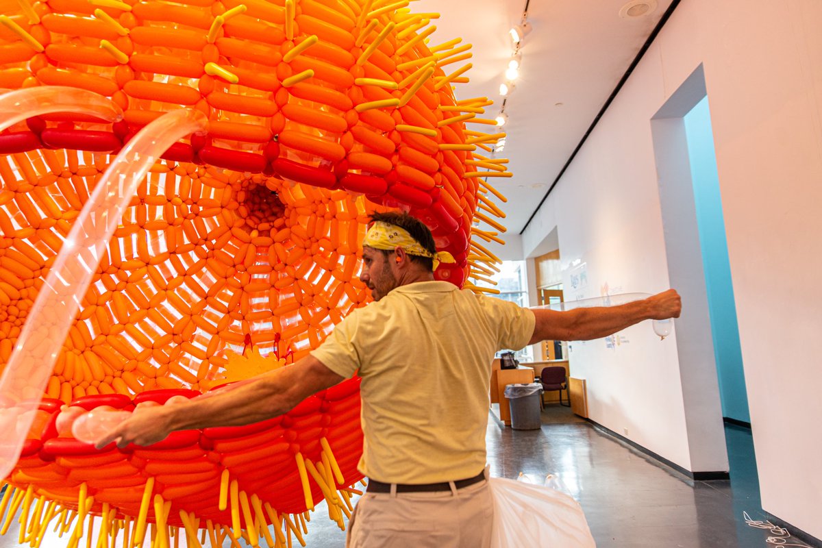 VisitSPC's tweet photo. Stop what you’re doing and look at #JasonHackenwerth’s amazing sculpture, made from thousands of balloons, for @PinellasArts’ Arts Annual Fundraising Gala & Art Exhibit last Thursday. 🤟🏼🎈 #LiveAmplified https://t.co/T16zbV8Jek