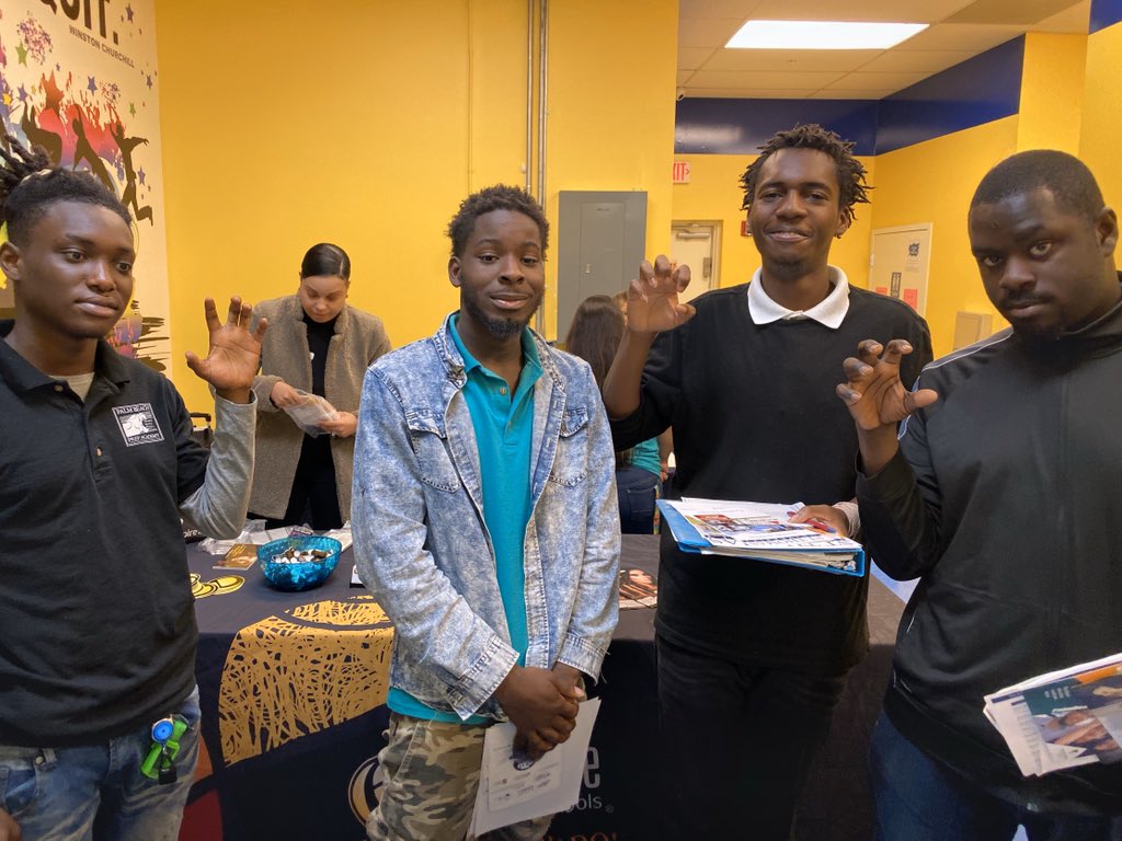 Jamar_STU's tweet photo. Thank you @ChambersHigh for having me this afternoon at your College Fair!!! I had a great time with your students, answering their questions, and informing them about all things @StThomasUniv. Remember to #Apply &amp;&amp; #VisitSTU!!! #STUMiami #LeadersForLife #ClawsUP #GoBobcats 😁🐾 https://t.co/MURQR1baX2