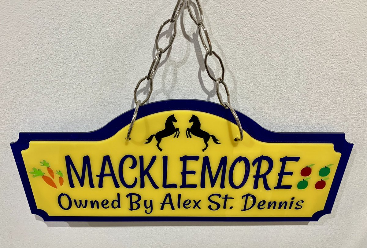 P22NOO's tweet photo. Stable Plaques, Now available with hanging chains, thousands of designs. #noothings #stableplaques #equestrianstyle #horselover #ponyhour #TopHorseTweets https://t.co/61v9RE9e71