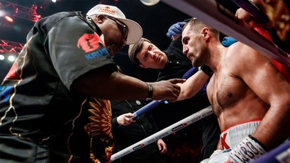 ringside24's tweet photo. https://t.co/UmBk1RYZ7l Зато честно... https://t.co/nVVvbAVrQA